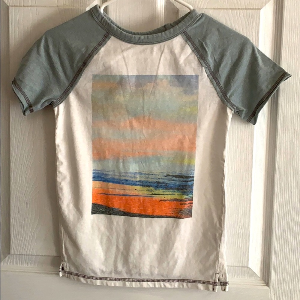 Super soft tshirt by Art Class